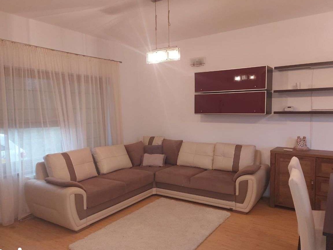 Casa insiruita, 100 mp 3 camere,  gradina,  parcare, zona Buna Ziua