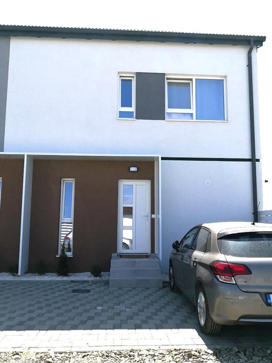 Casa insiruita cu 3 camere in Dumbravita