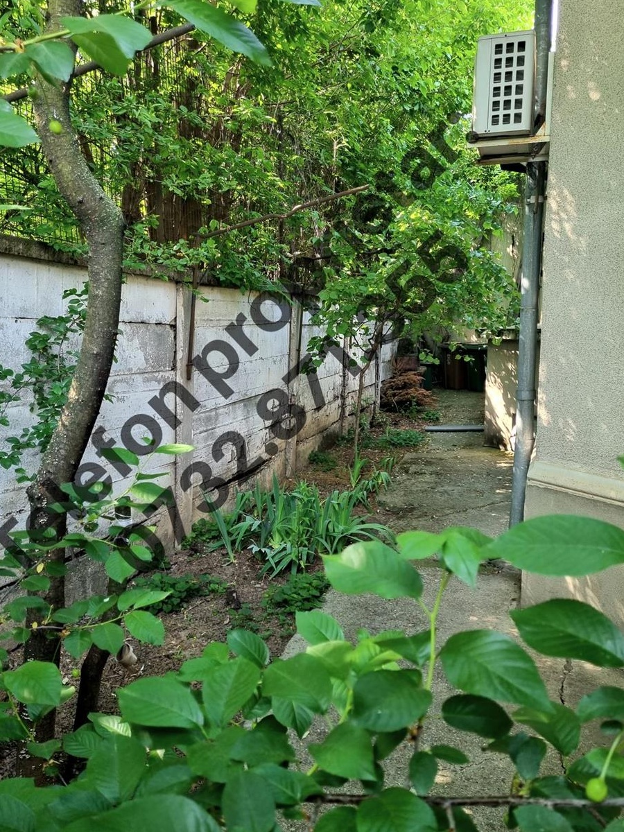 Casa la 50 m de metrou Jiului