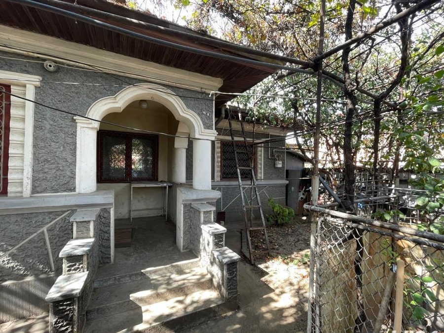 Casa la curte 4 camere plus garaj , propietar !