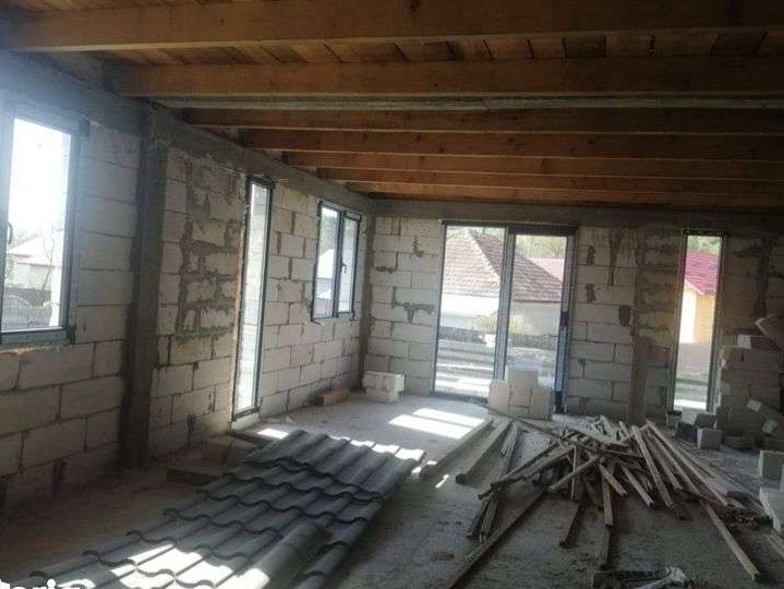 CASĂ LA ROȘU 120 mp locuibili + 220 mp mansardă