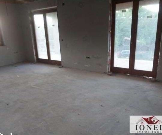 Casa la rosu inscrisa in CF.de vanzare in Alba Iulia