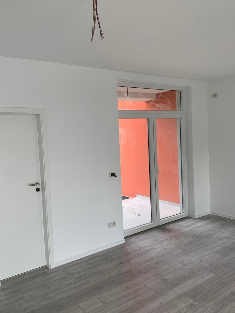 Casa moderna tip triplex, com. Dumbravita, Timis, direct de la proprietar
