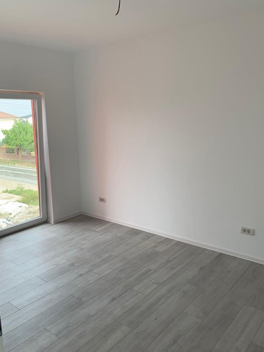 Casa moderna tip triplex, com. Dumbravita, Timis, direct de la proprietar