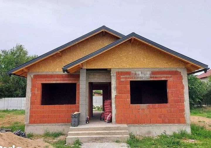 Casa noua de vanzare in Osorhei la intrarea dinspre Oradea