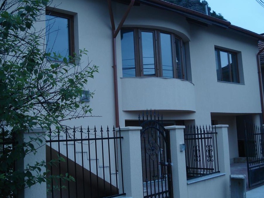 CASA NOUA DEVA P+1 SC=216MP CT TERM SEMIMOB