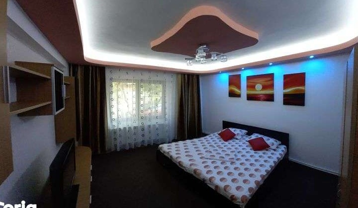 Casa P+1 de inchiriat 5 spatii de dormit 2 bai 1 bucatarie