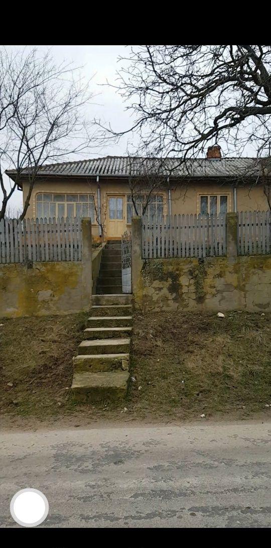 Casă - Părintească și teren