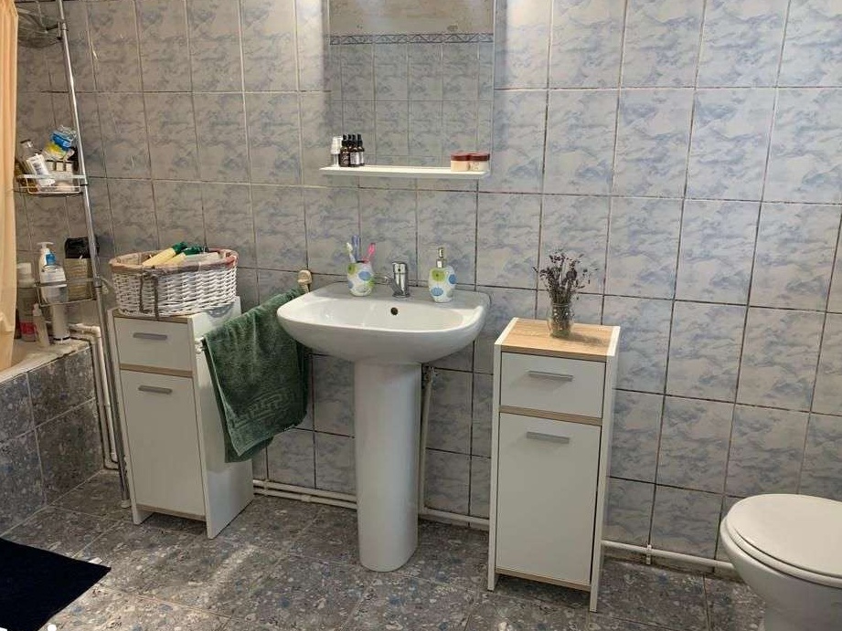 Casa partial renovata si teren de vanzare cu priveliste superba