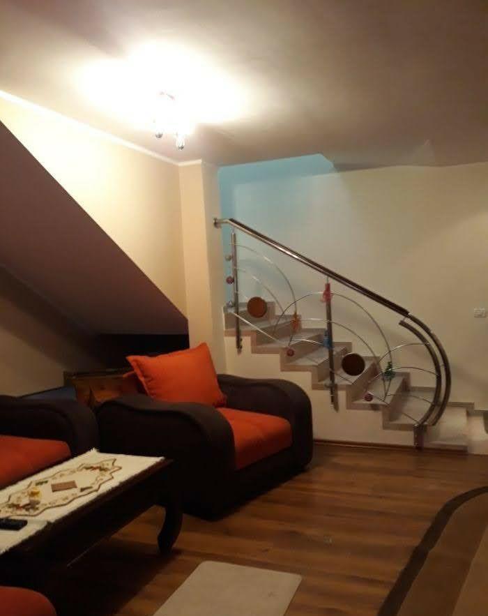 Casa particulara tip pensiune