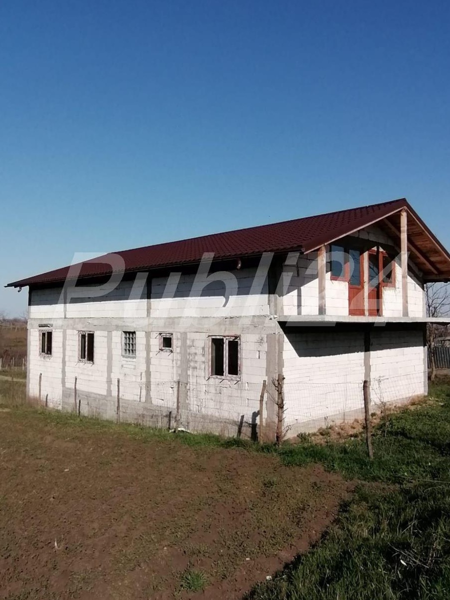 Casa P+M 200mp utili cu teren 1200mp Tulucesti