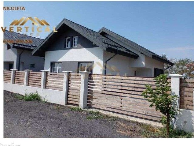 Casa P+M 3 camere gaz curent 375 mp