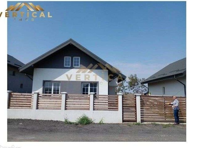 Casa P+M 3 camere gaz curent 375 mp
