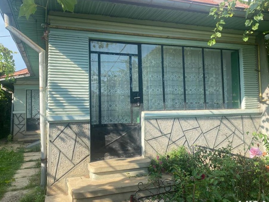 Casa pozitie centrala in Magureni, langa Campina.