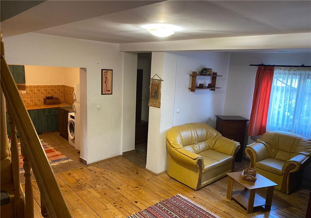 Casa sat Costi aproape de DN26