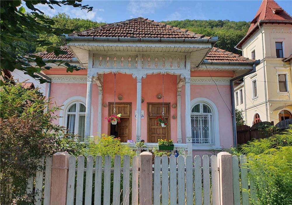 Casa si anexe, Calimanesti-Caciulata