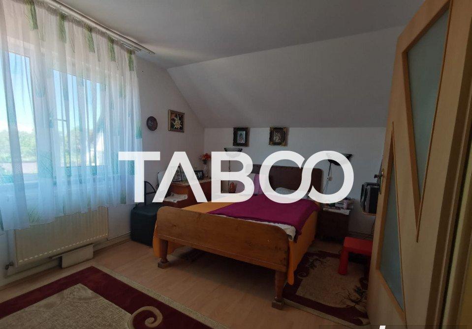 Casa si curte de vanzare 500 mp zona Livezii Fagaras judetul Brasov