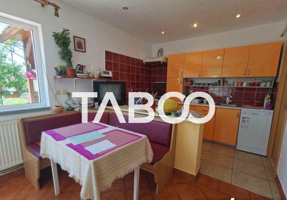 Casa si curte de vanzare 500 mp zona Livezii Fagaras judetul Brasov