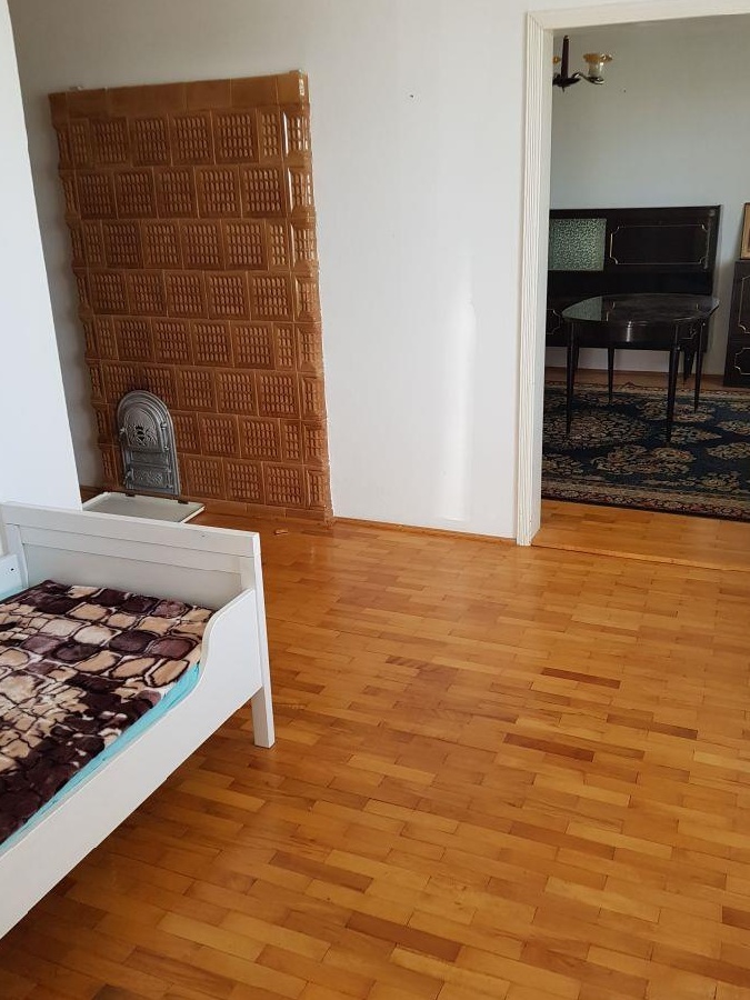 Casa si gospodarie de 1 ha la 20 km de Piatra Neamt