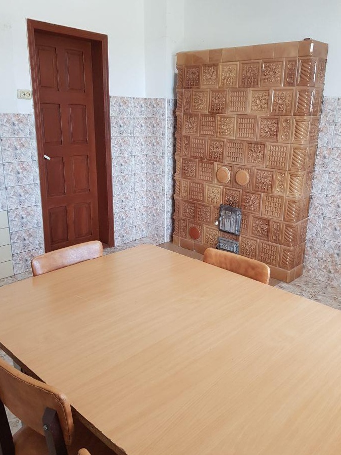 Casa si gospodarie de 1 ha la 20 km de Piatra Neamt