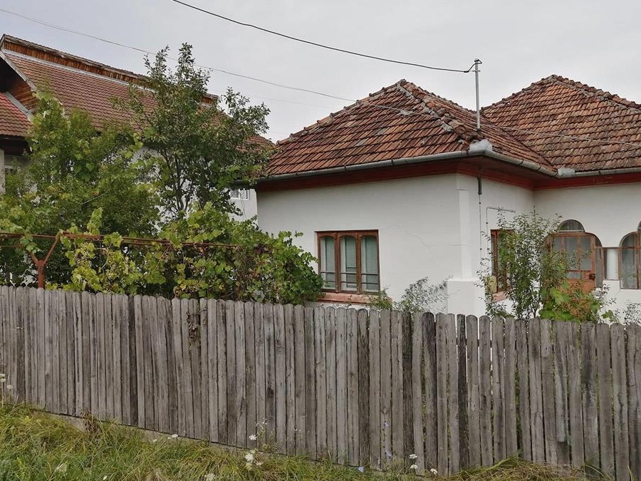 Casă și teren de vânzare, sat Celei, com Tismana, jud Gorj