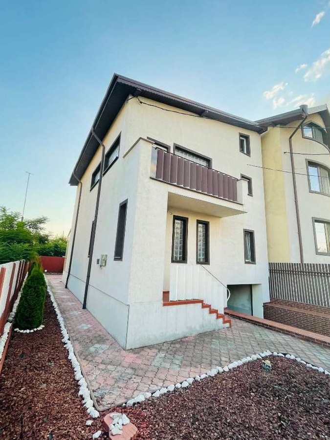 Casa S+P+1E+M complet utilata, suprafata 232 mp, zona Colentina