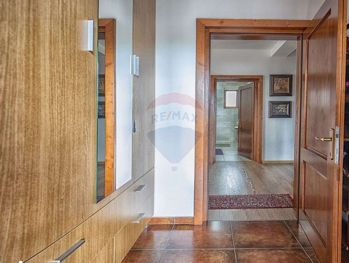 Casa superba individuala de vânzare în Stupini (Comision 0%)