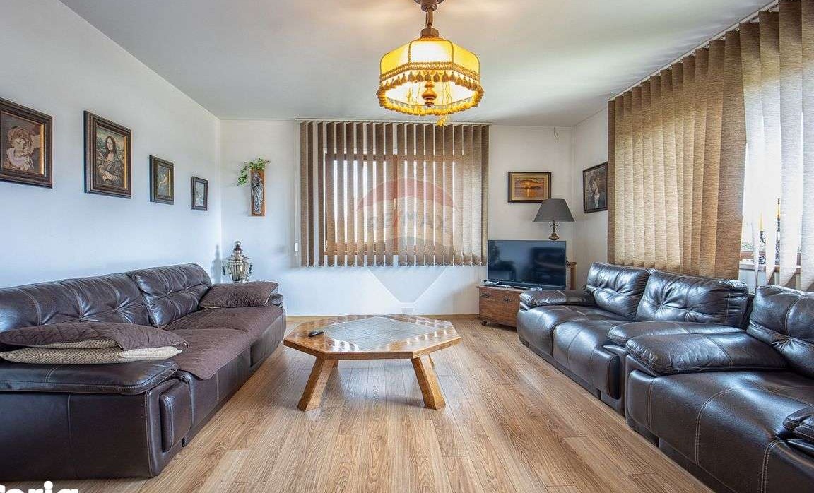 Casa superba individuala de vânzare în Stupini (Comision 0%)