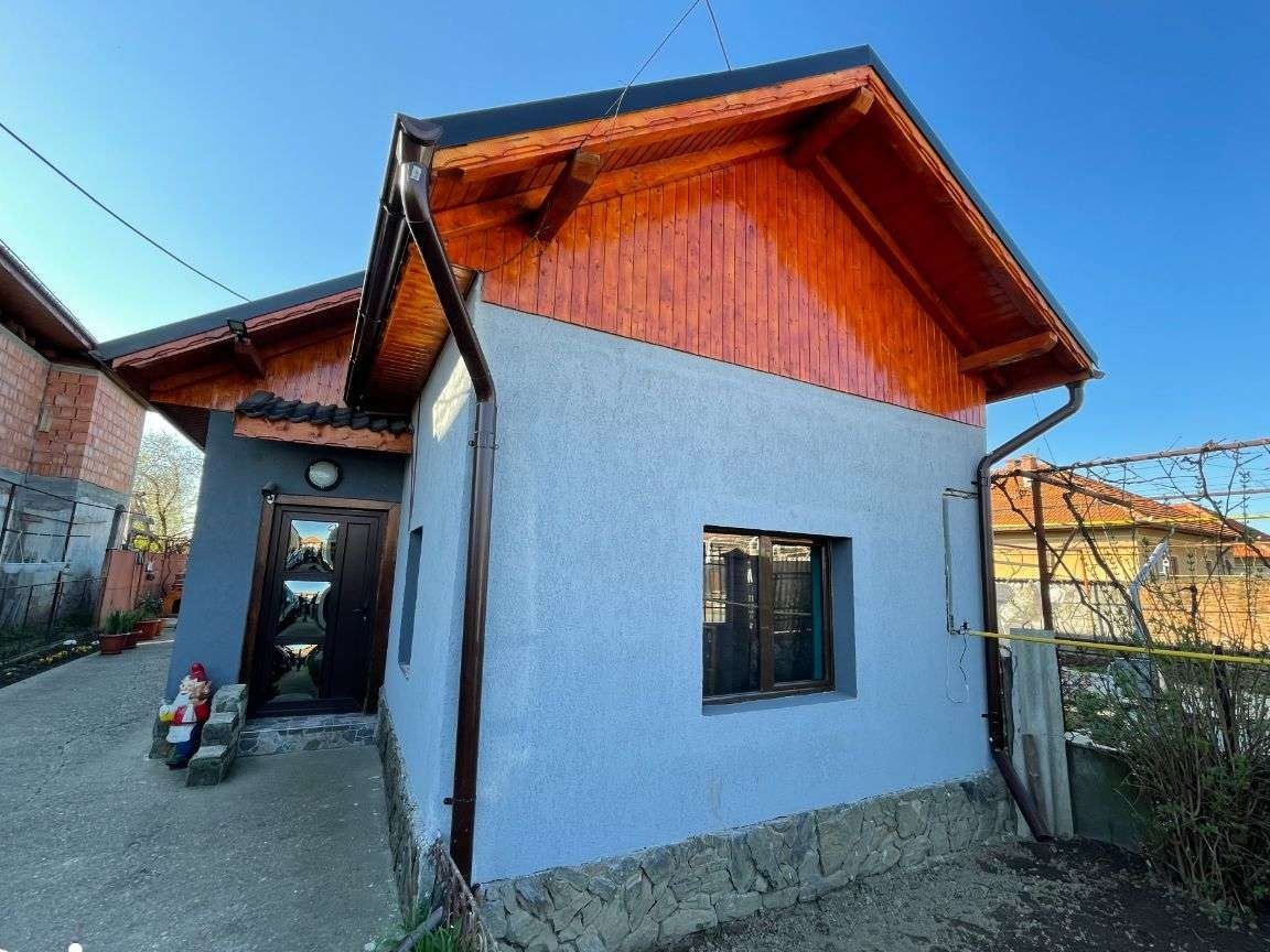 Casă + teren 1500 mp