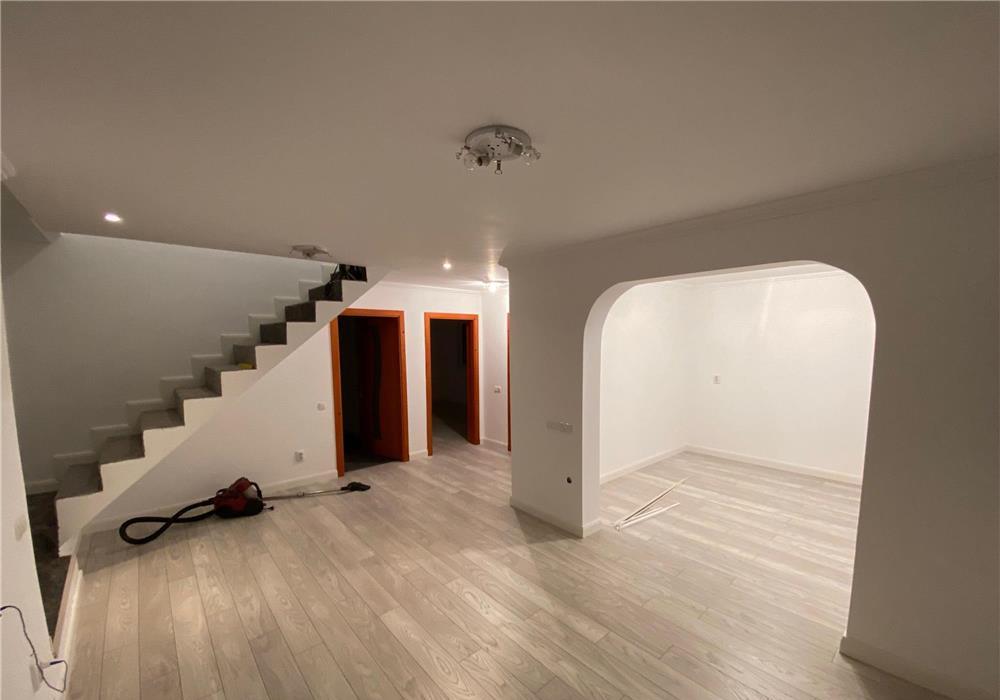 Casa + Teren langa scoala Calugareni la drumul principal