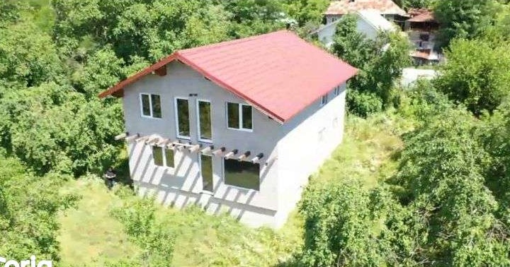 Casa + teren, zona superba si linistita