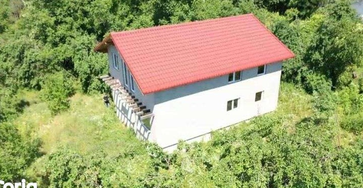Casa + teren, zona superba si linistita