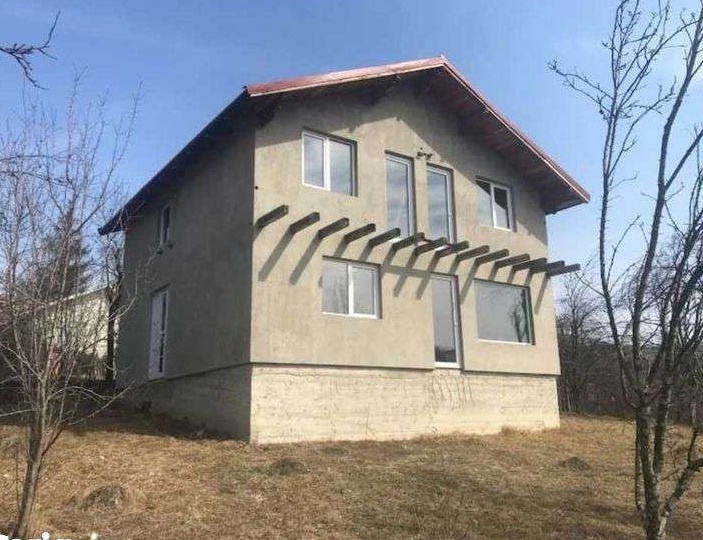 Casa + teren, zona superba si linistita