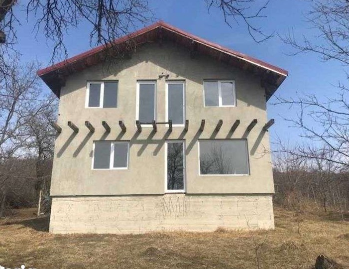 Casa + teren, zona superba si linistita