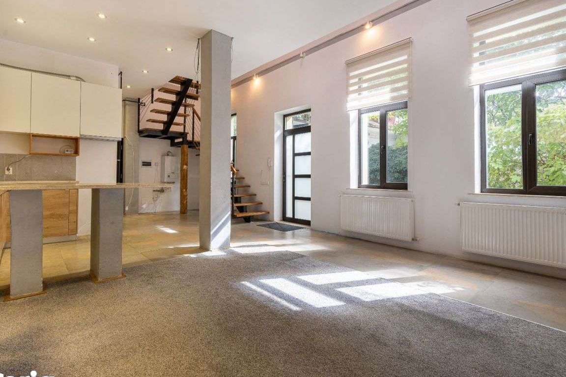 Casa ultrafinisata de inchiriat Zona Centrala