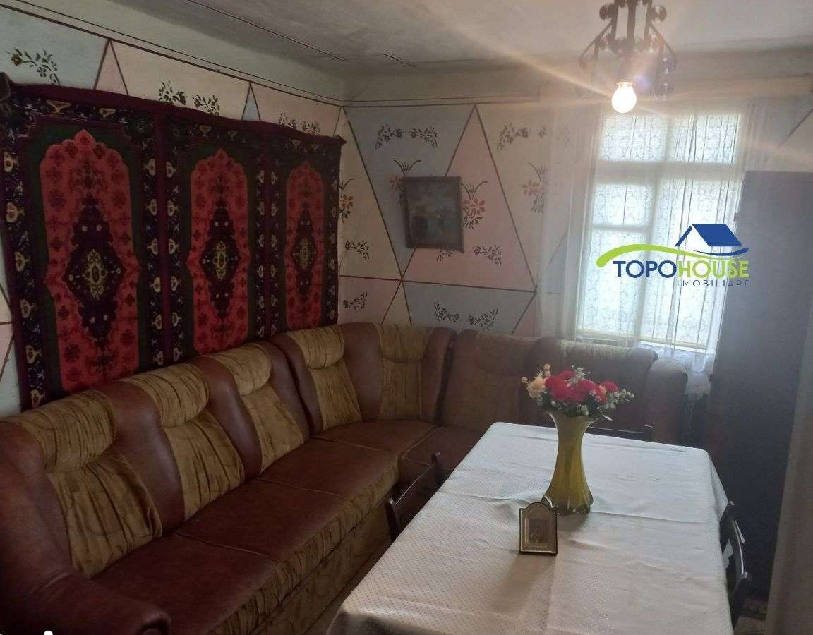 Casa veche Dealu Perjului- Oncești, teren 2500 mp