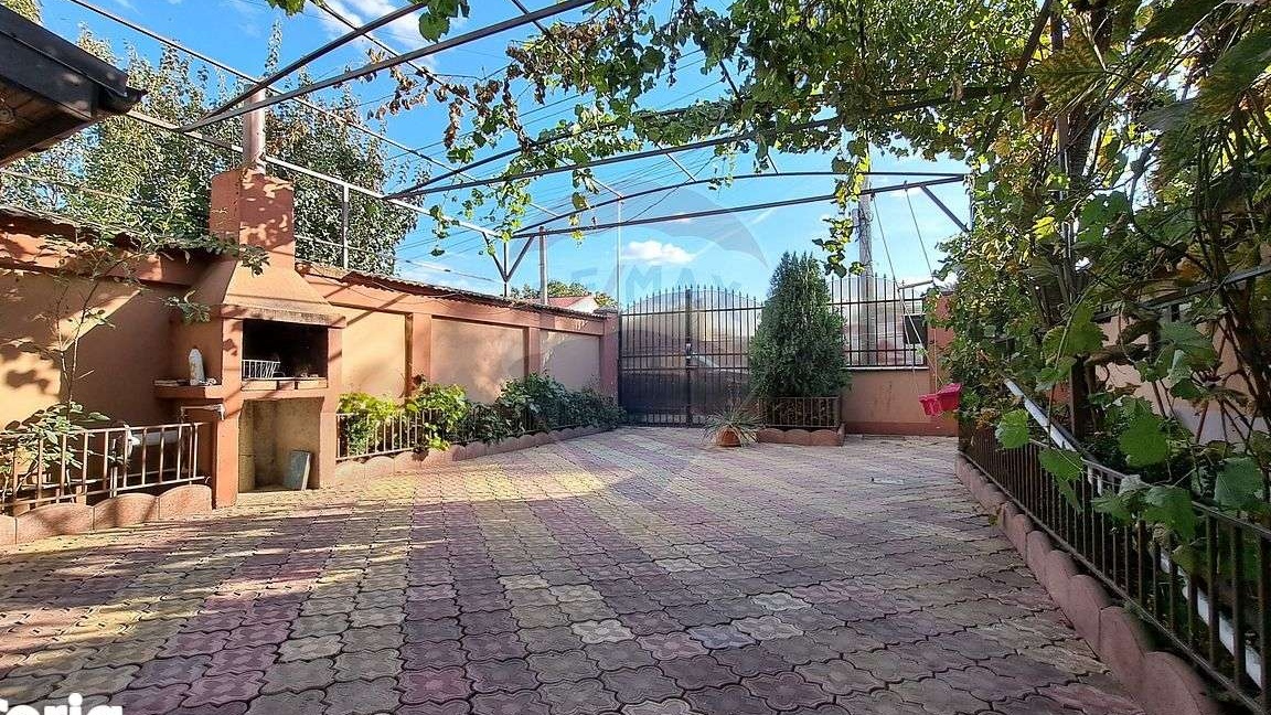 Casă / Vilă  4 camere Salaj- Humulesti