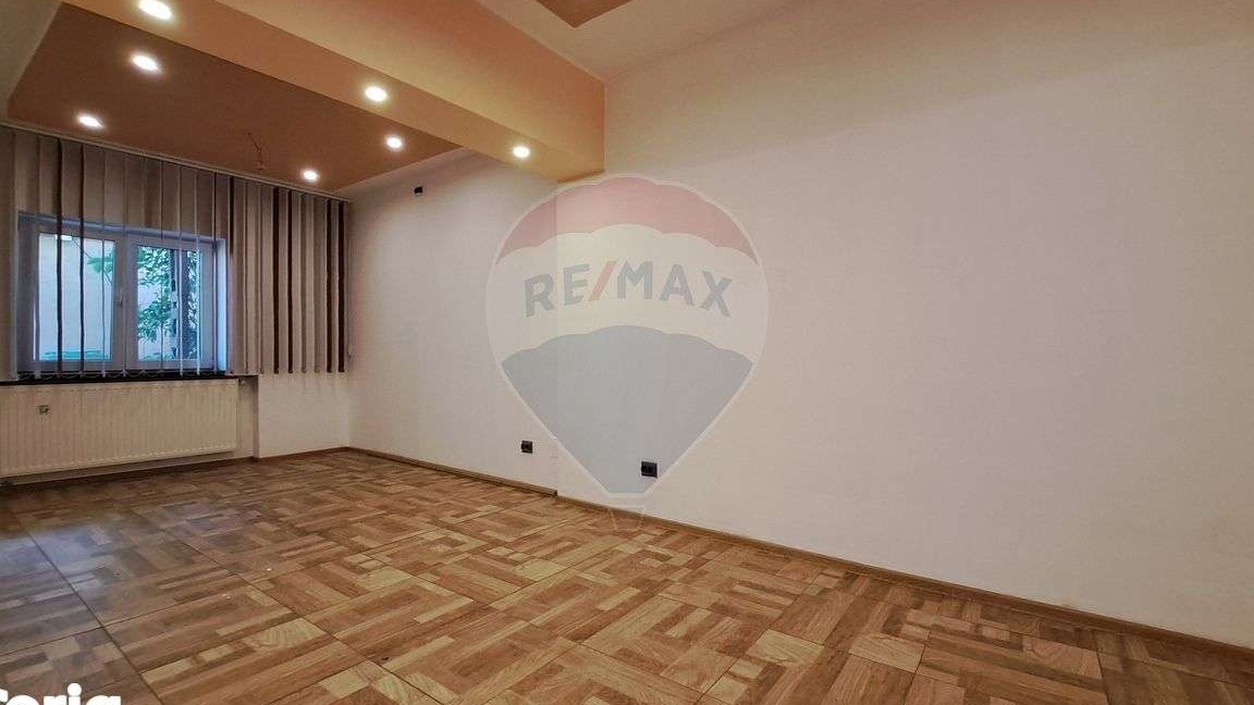 Casă / Vilă  4 camere Salaj- Humulesti