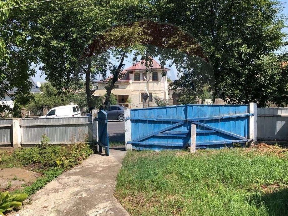 Casă / Vilă cu 1000mp teren de vânzare în Ipotești