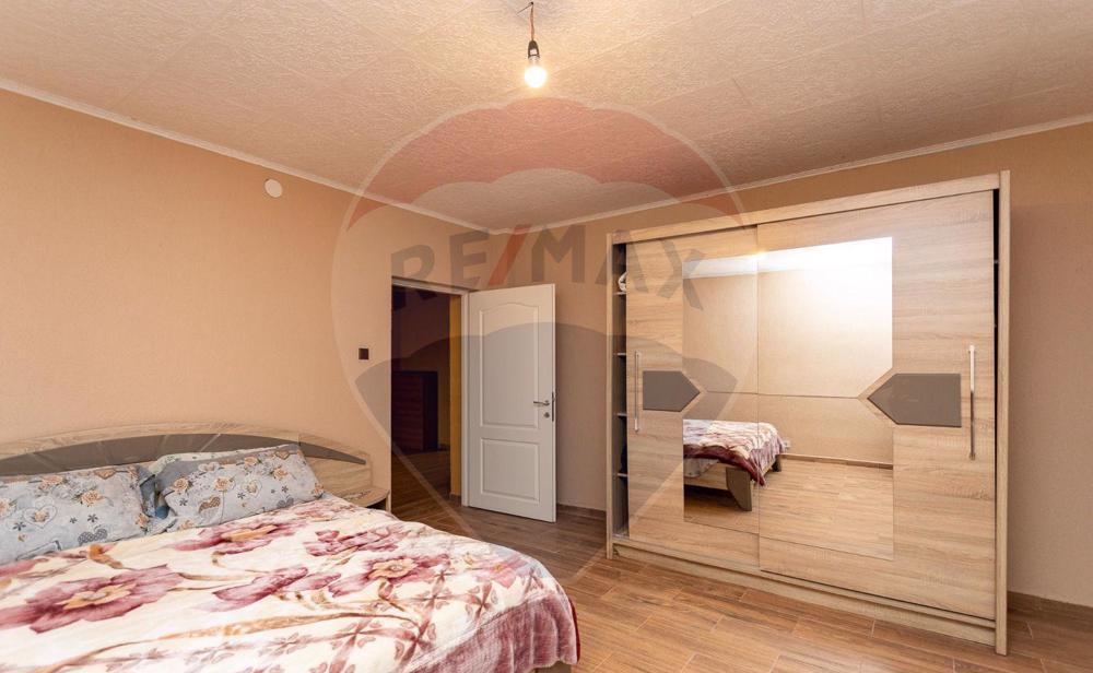 Casă / Vilă cu 3 camere de vânzare în Mădăras