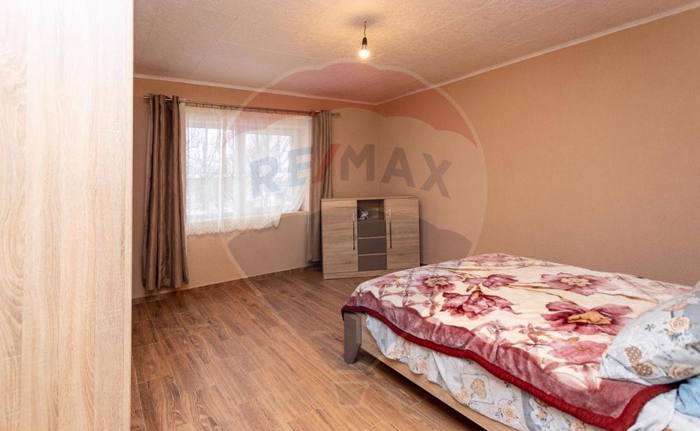 Casă / Vilă cu 3 camere de vânzare în Mădăras
