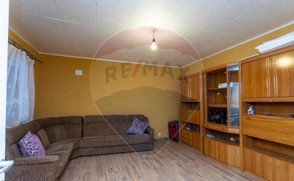 Casă / Vilă cu 3 camere de vânzare în Mădăras