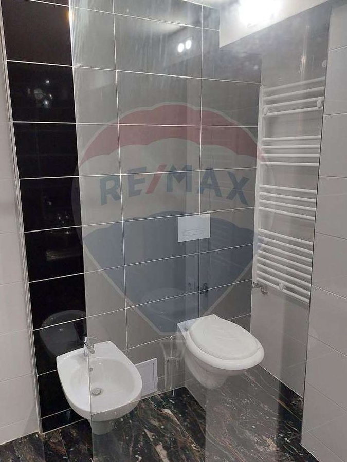 Casă / Vilă cu 3 camere de vânzare în zona Central