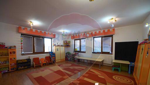 Casă / Vilă cu 3 camere de vânzare în zona Micalaca