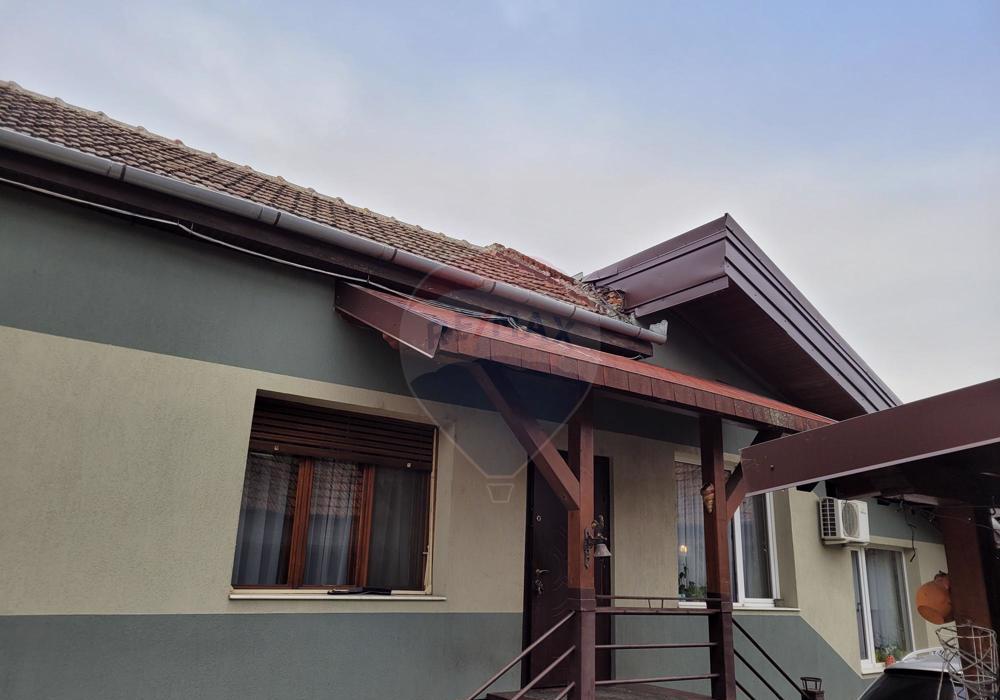 Casă / Vilă cu 4 camere de vânzare în zona Aradul Nou