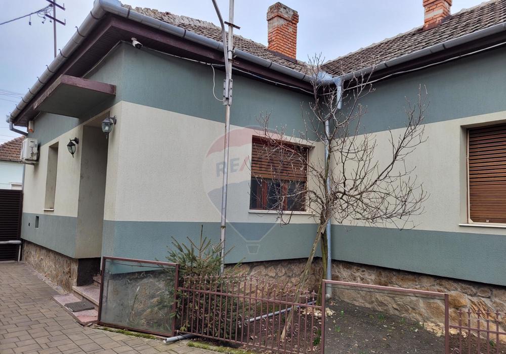 Casă / Vilă cu 4 camere de vânzare în zona Aradul Nou