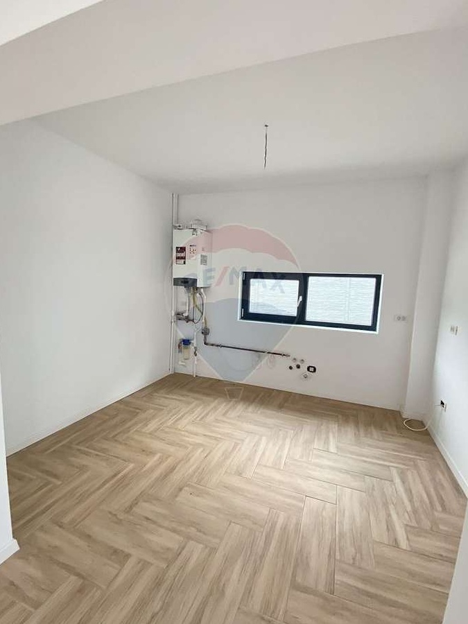 Casă / Vilă cu 5 camere de vânzare în Otopeni