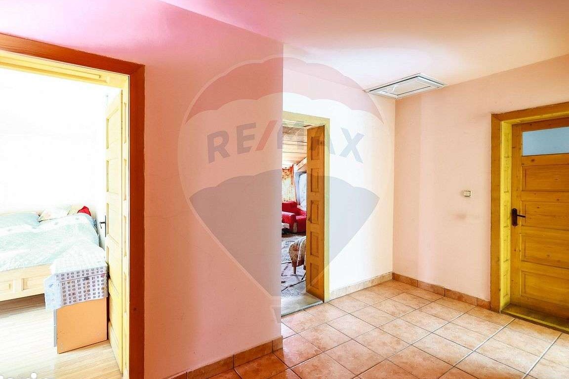 Casă / Vilă cu 6 camere de vânzare în zona Cantemir