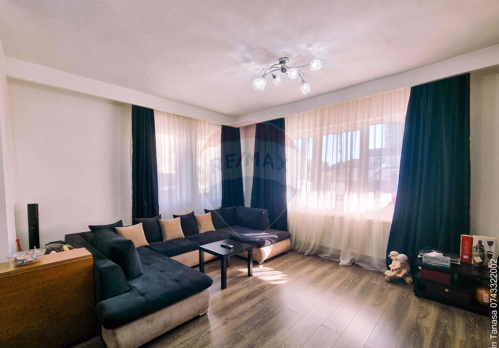 Casă / Vilă cu 6 camere de vânzare în zona Mihai Bravu