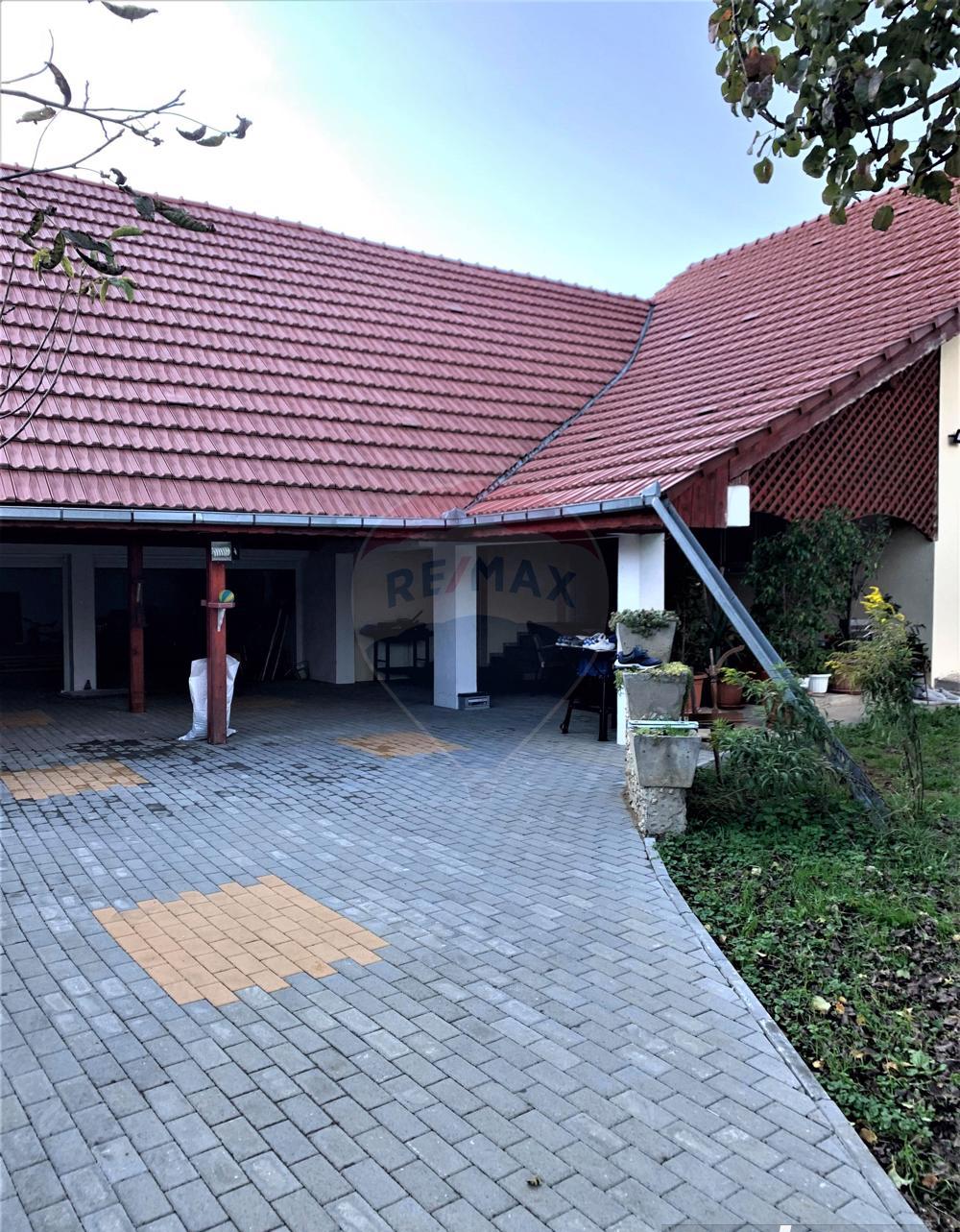 Casă / Vilă cu 7 camere de vânzare
